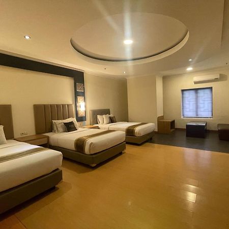 Coins Hotel Jakarta Exterior photo