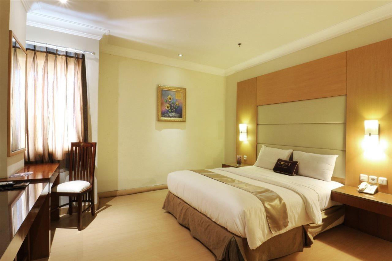 Coins Hotel Jakarta Exterior photo
