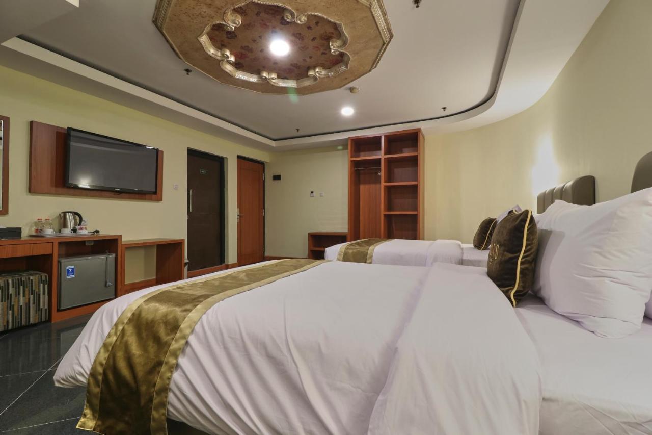 Coins Hotel Jakarta Exterior photo