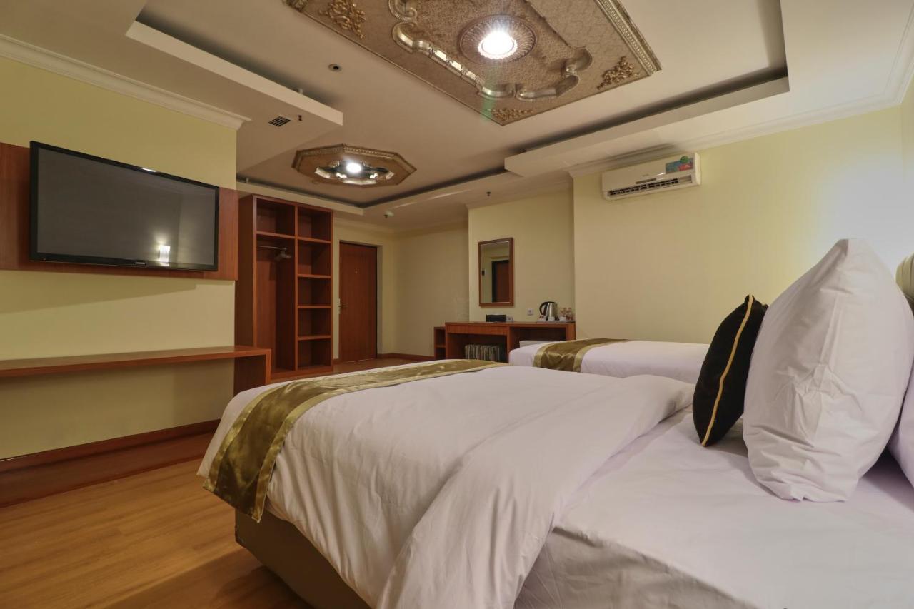 Coins Hotel Jakarta Exterior photo