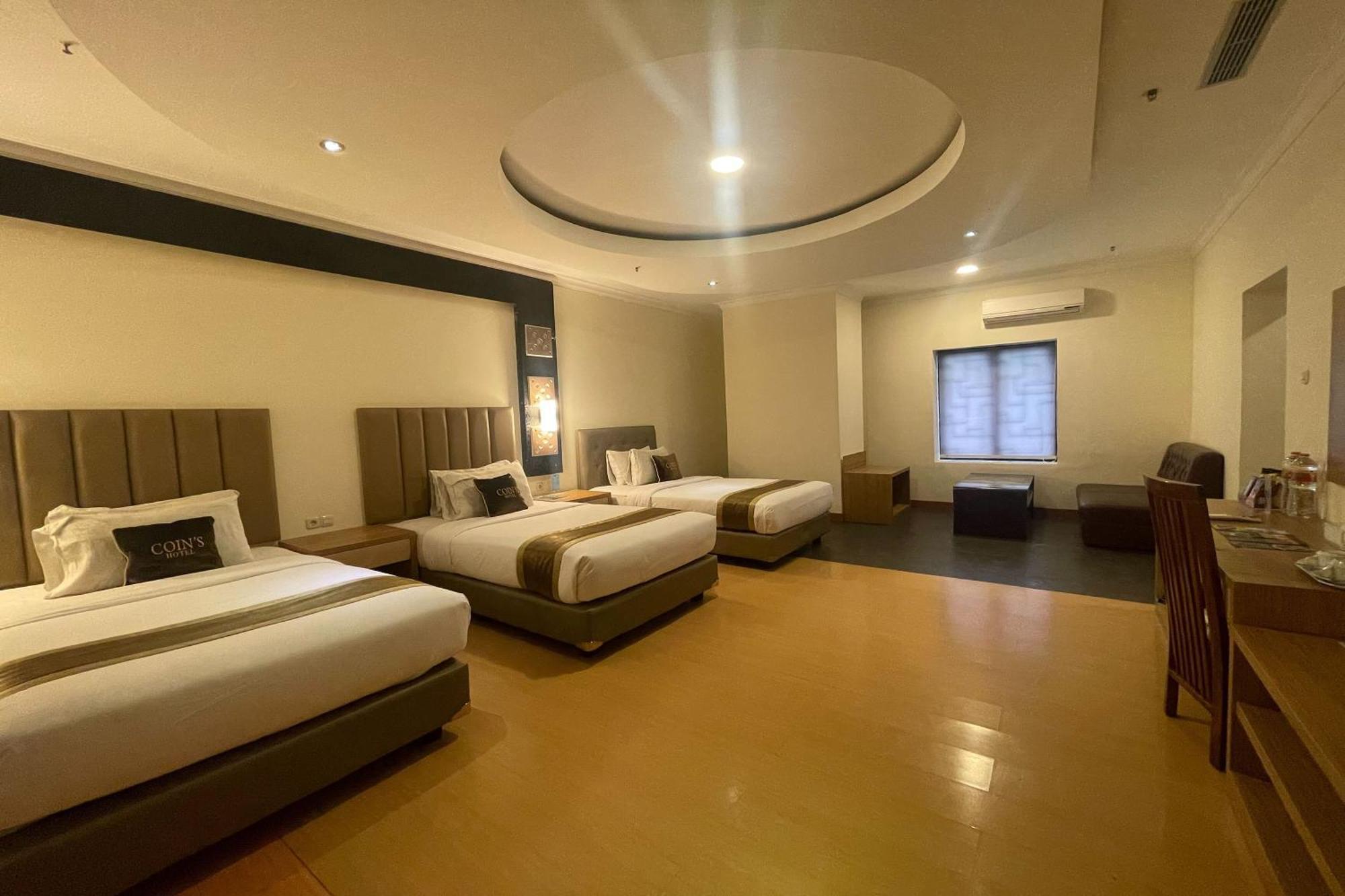 Coins Hotel Jakarta Exterior photo