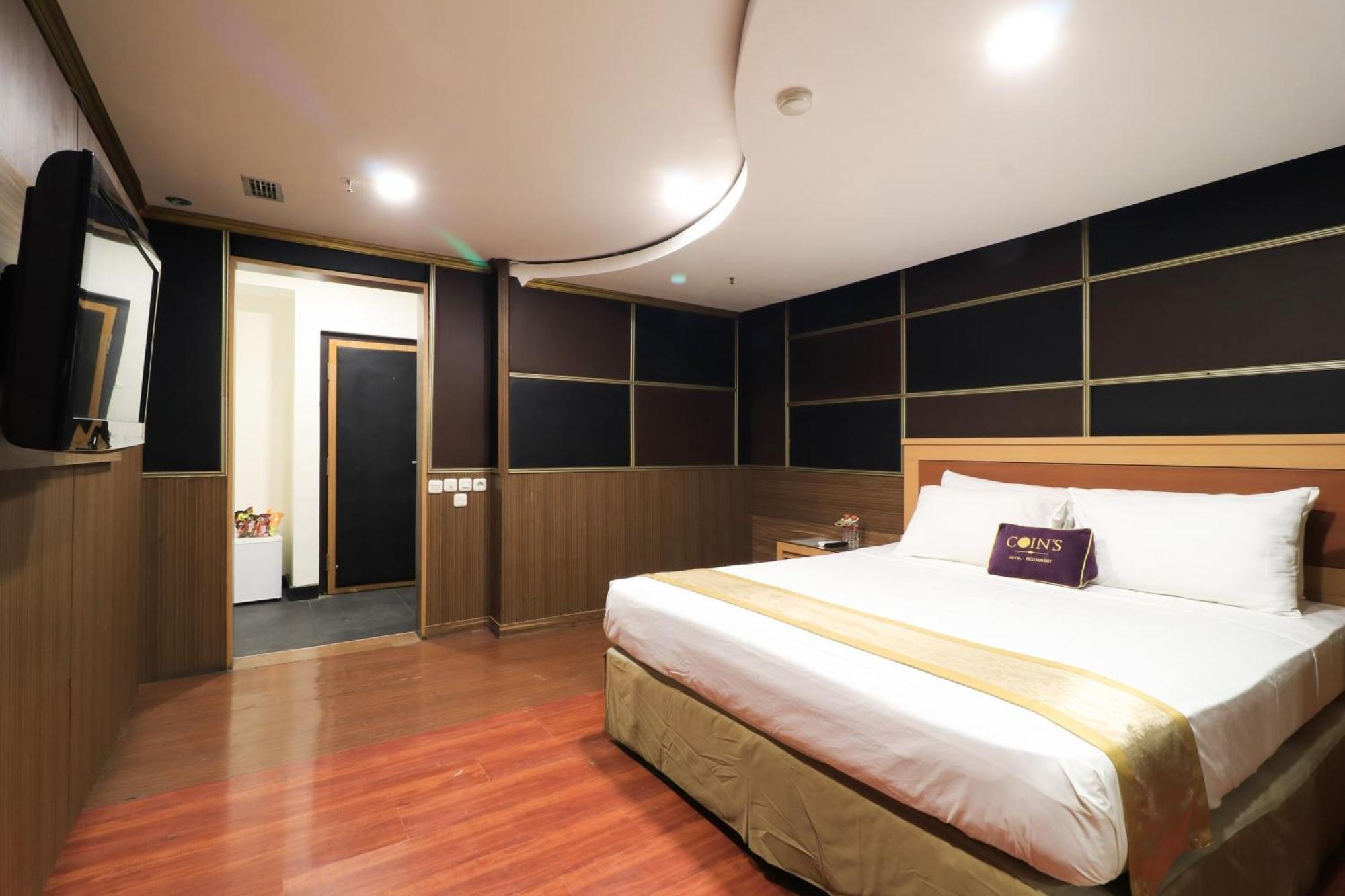 Coins Hotel Jakarta Exterior photo
