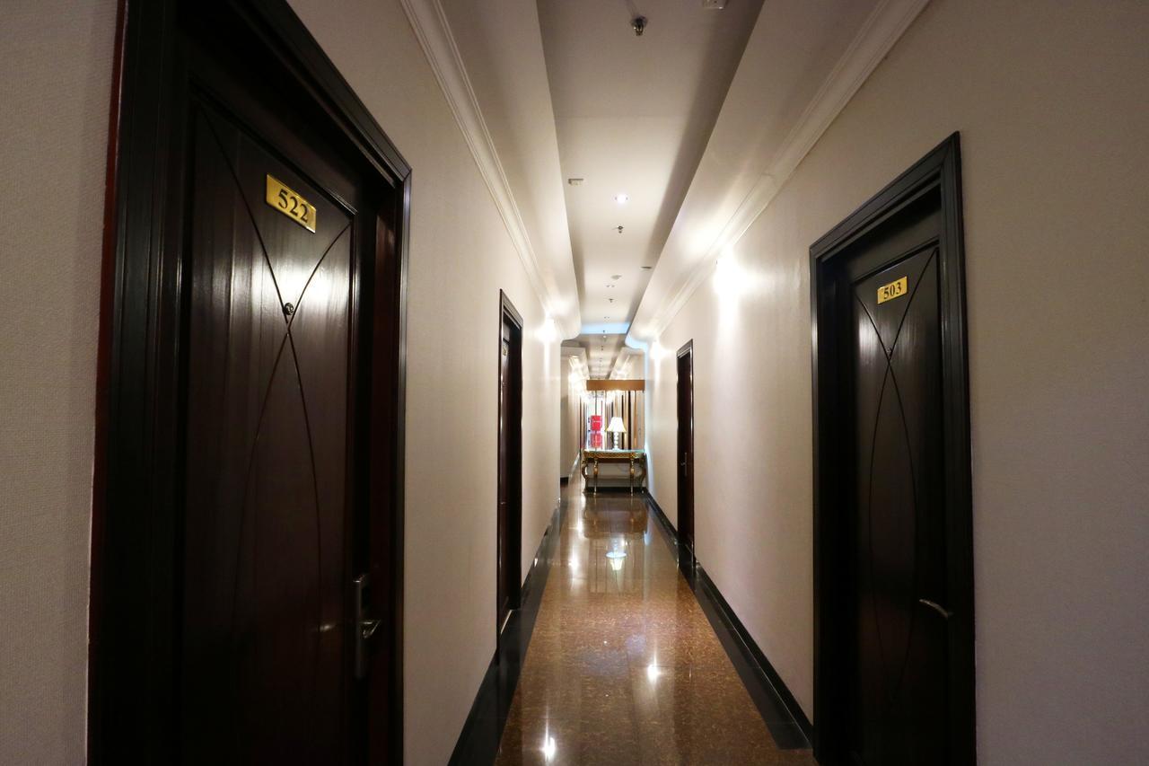 Coins Hotel Jakarta Exterior photo